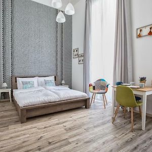 Camera grande con letto king size